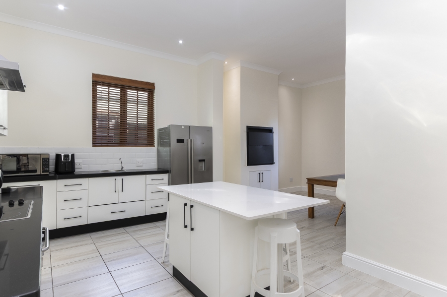 5 Bedroom Property for Sale in Strand Central Western Cape